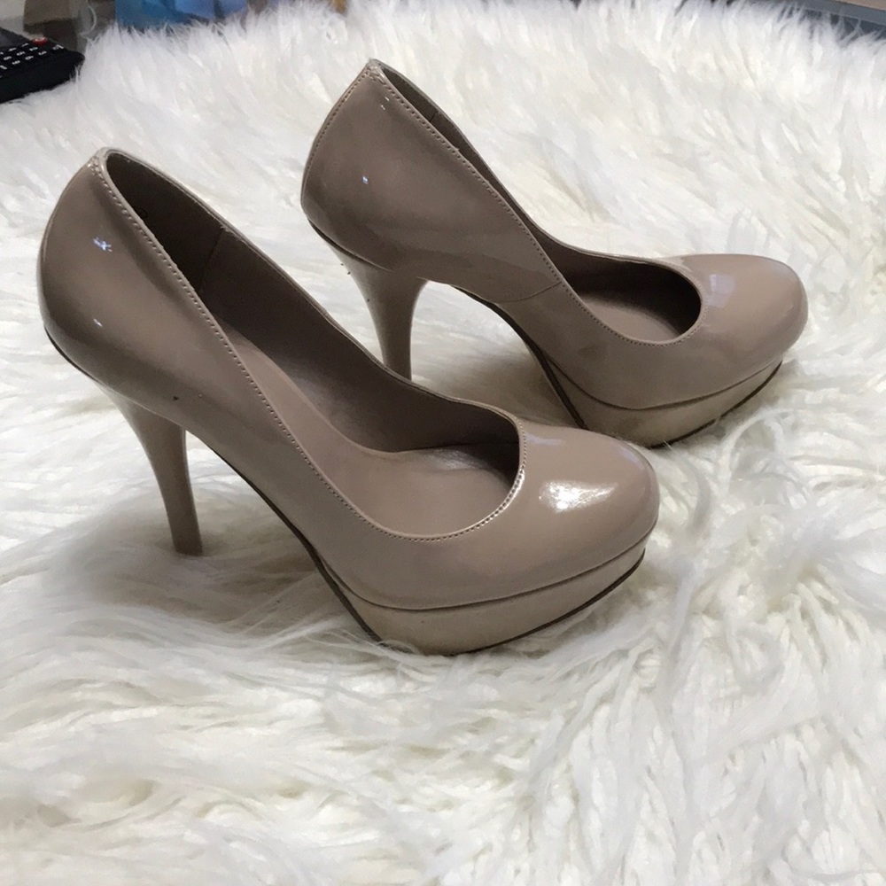 Nude heels, worn twice, size 7.5